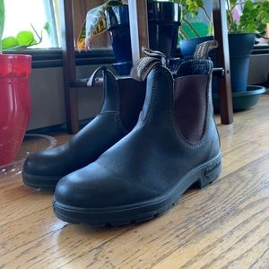 Like New Blundstone boots
